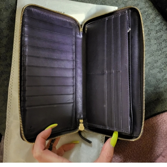 Gucci Large wallet. - Picture 3 of 3